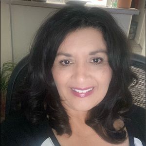 Meet your Posher, Deborah